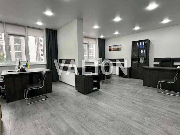 Продаж 3-к квартири просп. Любомира Гузара 13