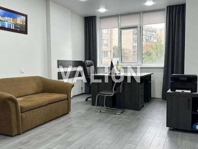 Продаж 3-к квартири просп. Любомира Гузара 13