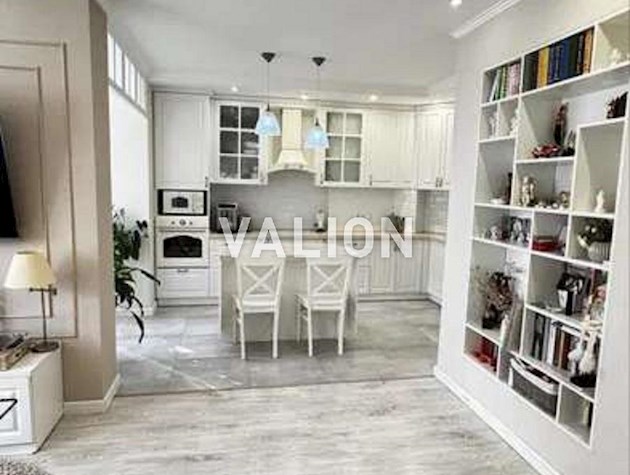 Стильная просторная 3к-квартира ул. Ревуцкого, 7в