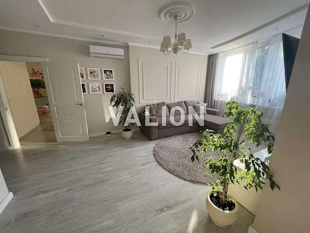 Стильная просторная 3к-квартира ул. Ревуцкого, 7в