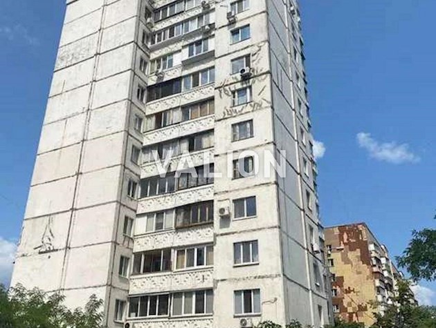 Продается 2-комнатная квартира на ул. Закревского, 5а