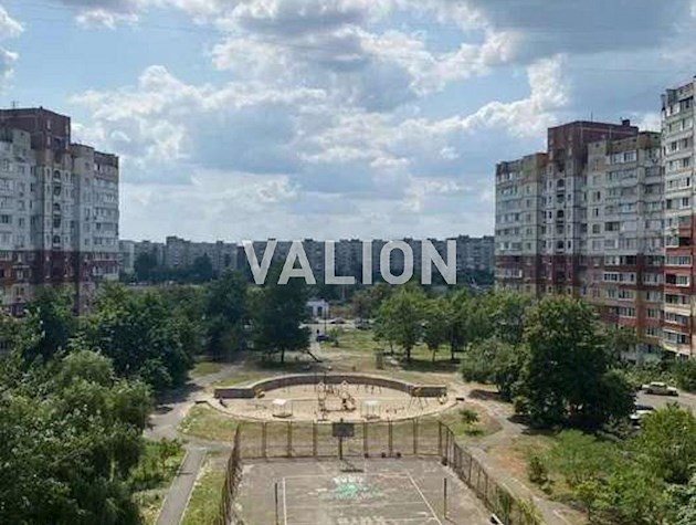 Продается 2-комнатная квартира на ул. Закревского, 5а