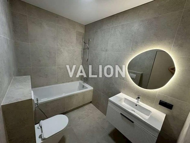 Продается стильная 1-комнатная студия 55 м² с дизайнерским ремонтом ЖК Грейт Причальная 12