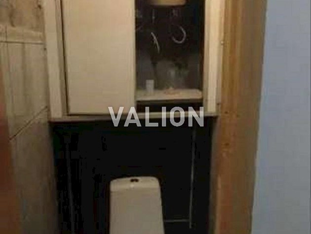 Продам 2 комнатную квартиру ул. Ереванская 14 Б,Соломенский район