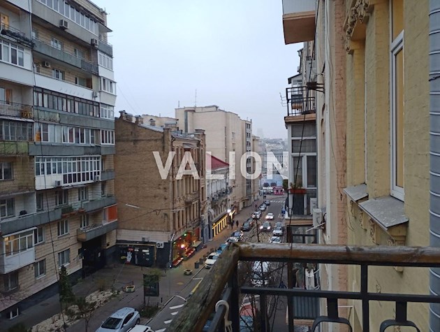 Продаж 2 кімн квартири вул Мала Житомирська 7, Шевченківський район, центр.