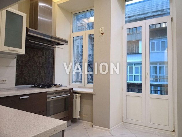 Продаж 2 кімн квартири вул Мала Житомирська 7, Шевченківський район, центр.