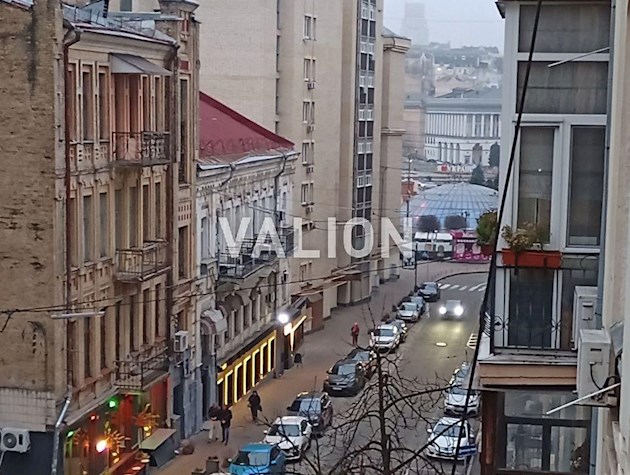 Продаж 2 кімн квартири вул Мала Житомирська 7, Шевченківський район, центр.