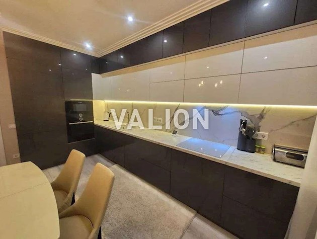 Продажа 3-к квартиры ул. Михаила Максимовича 3д