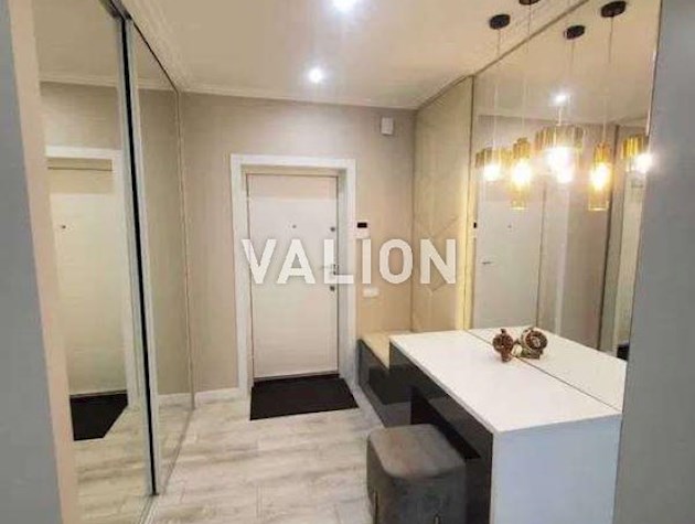 Продажа 3-к квартиры ул. Михаила Максимовича 3д