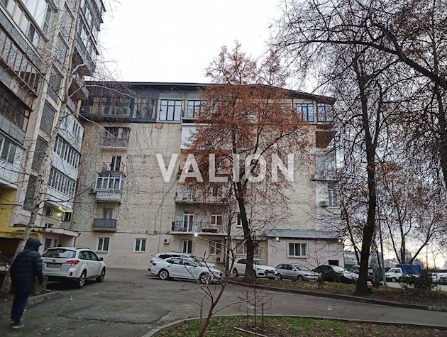 Продаж 2 кім квартири, вул Велика Житомирська 16, 2 поверх, під ремонт