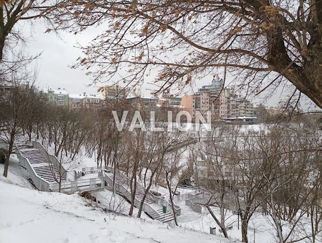 Продается 2 ком. квартира ул. Большая Житомирская 16, Шевченковаский район, центр.