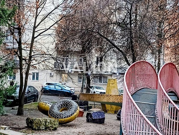 Продаж 2 кім квартири, вул Велика Житомирська 16, 2 поверх, під ремонт