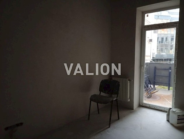 Продаж 2 кім квартири, вул Велика Житомирська 16, 2 поверх, під ремонт