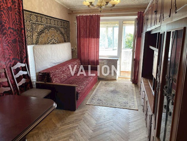 Продается просторная 4 комнатная квартира по адресу ул. Тульчинская, 7, Подольский район, массив Куреневка.