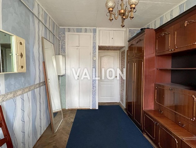 Продается просторная 4 комнатная квартира по адресу ул. Тульчинская, 7, Подольский район, массив Куреневка.