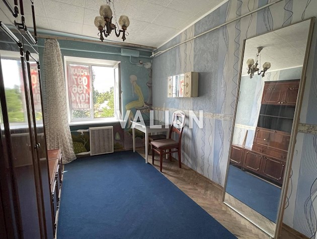 Продается просторная 4 комнатная квартира по адресу ул. Тульчинская, 7, Подольский район, массив Куреневка.