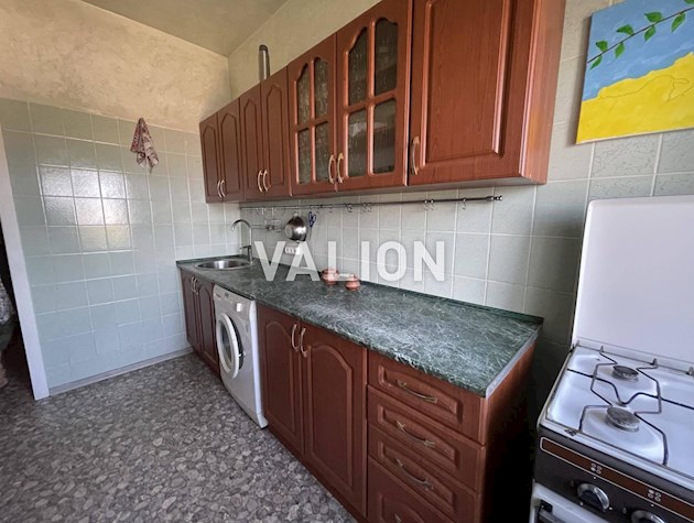 Продается просторная 4 комнатная квартира по адресу ул. Тульчинская, 7, Подольский район, массив Куреневка.