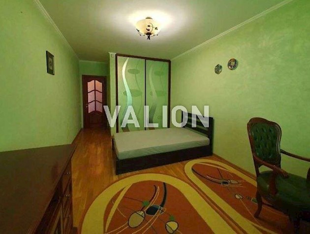 Продаж 3-к квартири вул. Анни Ахматової 16б