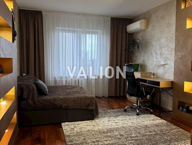 Продается 3х кімнатна квартира вул. І.Пулюя 2 з меблями та технікою