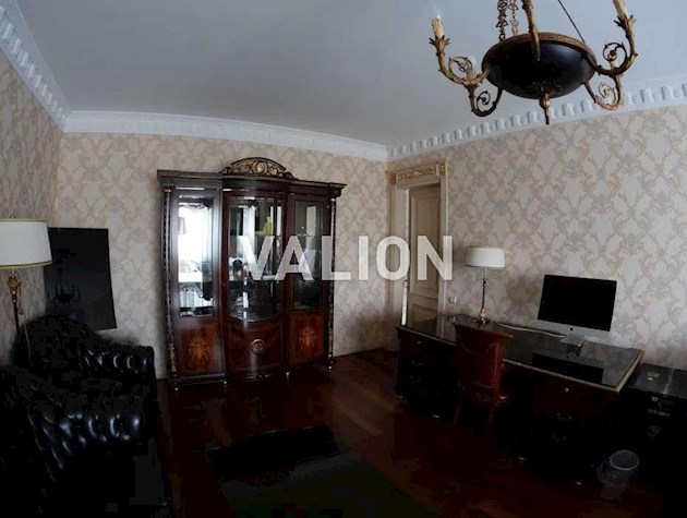 Продажа 7-комнатной квартиры ул. Панаса Мирного 12