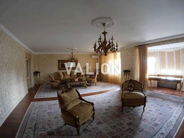 Продажа 7-комнатной квартиры ул. Панаса Мирного 12