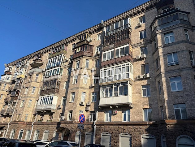 Продам 2 комнатную квартиру рядом с Мариинским парком, улица Михаила Грушевского, 34/1, Арсенальна