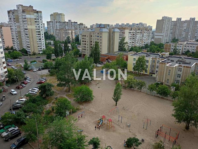 Продаж 2-к квартири на Троєщині на вул. Бальзака 83.