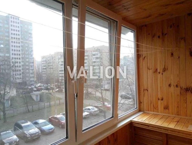 Продажа 3-к квартири ул. Сержа Лифаря 9/61