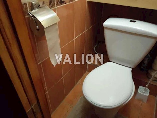 Продажа 3-к квартири ул. Сержа Лифаря 9/61