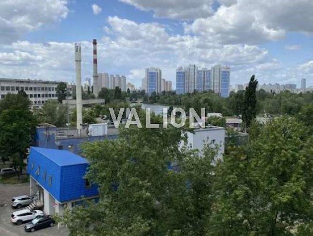 Продаж 3-к квартири вул Здолбунівська 3