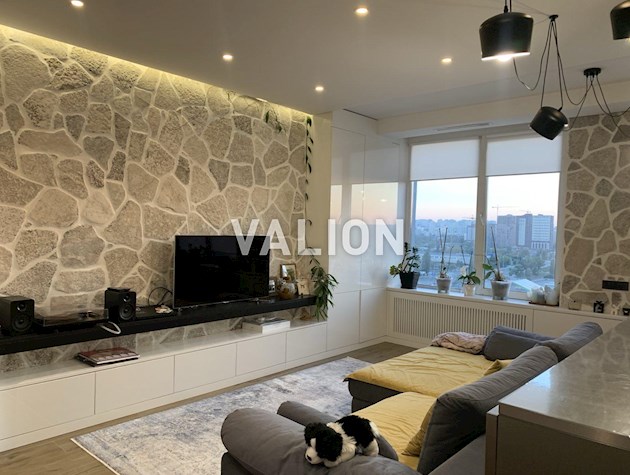 Продам 3 комн. по ул. Богатырская 6а, метро Героев Днепра.