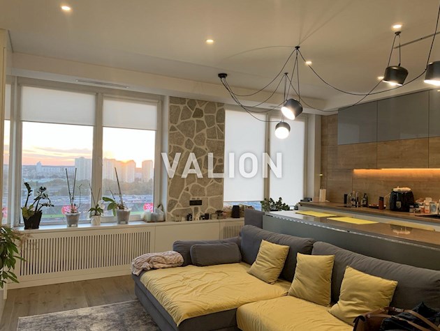 Продам 3 комн. по ул. Богатырская 6а, метро Героев Днепра.