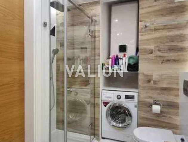 Продам 3 комн. по ул. Богатырская 6а, метро Героев Днепра.