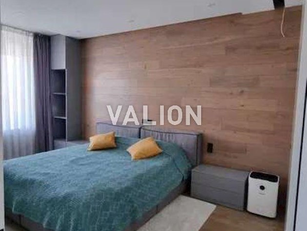 Продам 3 комн. по ул. Богатырская 6а, метро Героев Днепра.