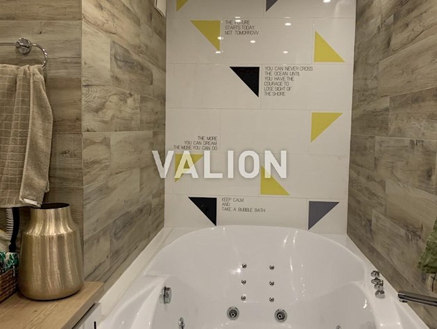 Продам 3 комн. по ул. Богатырская 6а, метро Героев Днепра.