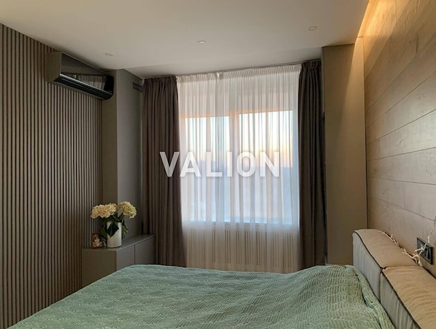 Продам 3 комн. по ул. Богатырская 6а, метро Героев Днепра.