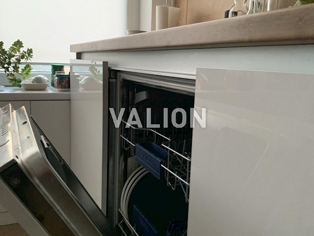 Продам 3 комн. по ул. Богатырская 6а, метро Героев Днепра.