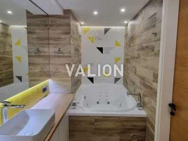 Продам 3 комн. по ул. Богатырская 6а, метро Героев Днепра.