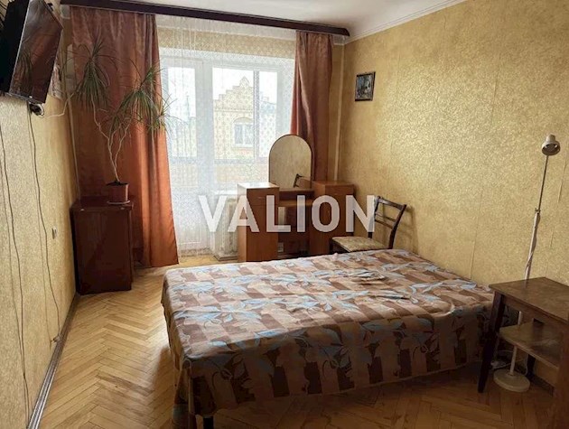 Продажа 4к квартиры по ул. Малокитаевской 7