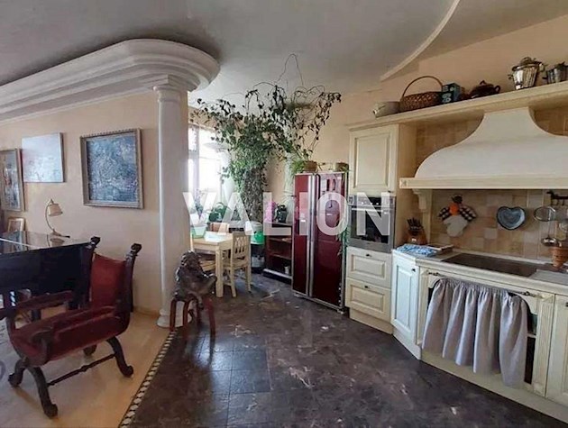 Продаж 3к квартири на Печерську вул. Старонаводницька,6б.