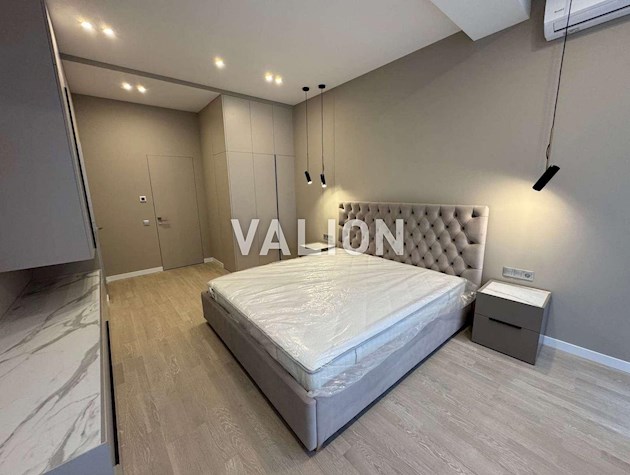 Продам 3-к квартиру вул.Верхогляду (Драгомирова)15б, Печерський район