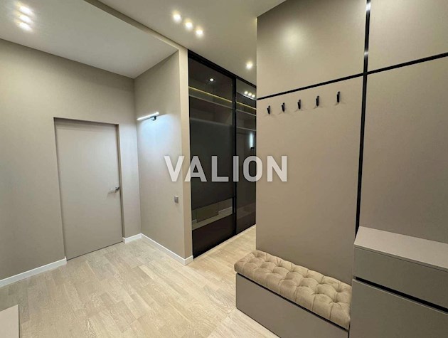 Продам 3-к квартиру вул.Верхогляду (Драгомирова)15б, Печерський район