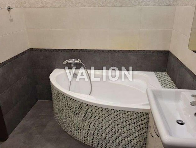 Продам 2 комнатную квартиру в ЖК Изумрудный