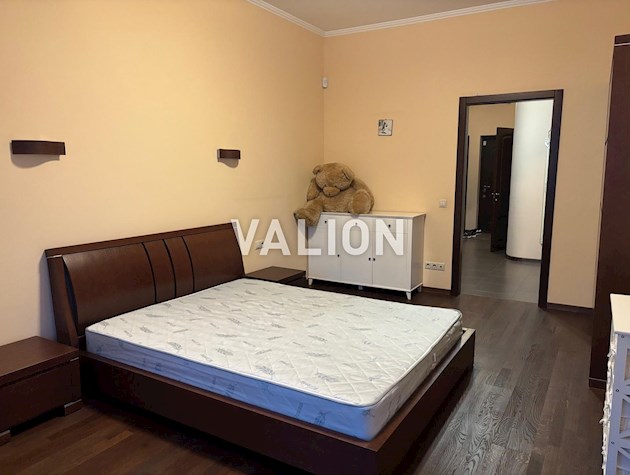 Продам 2 комнатную квартиру в ЖК Изумрудный