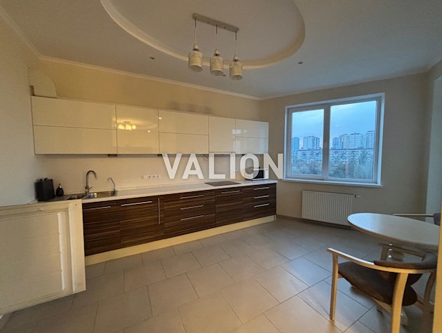 Продам 2 комнатную квартиру в ЖК Изумрудный