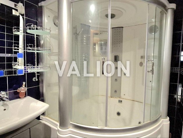 Продажа четырехкомнатной квартиры, ул. Ларисы Руденко, 10