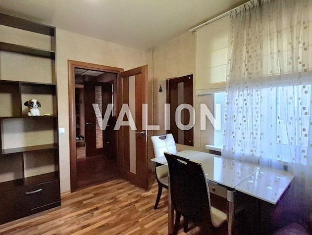 Продажа четырехкомнатной квартиры, ул. Ларисы Руденко, 10