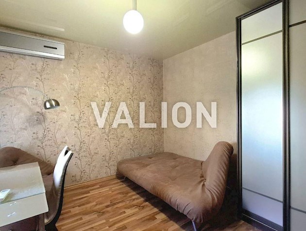 Продажа четырехкомнатной квартиры, ул. Ларисы Руденко, 10