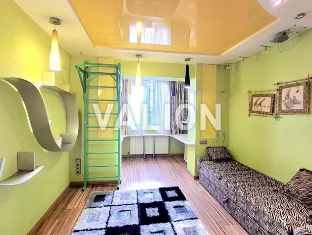 Продажа четырехкомнатной квартиры, ул. Ларисы Руденко, 10