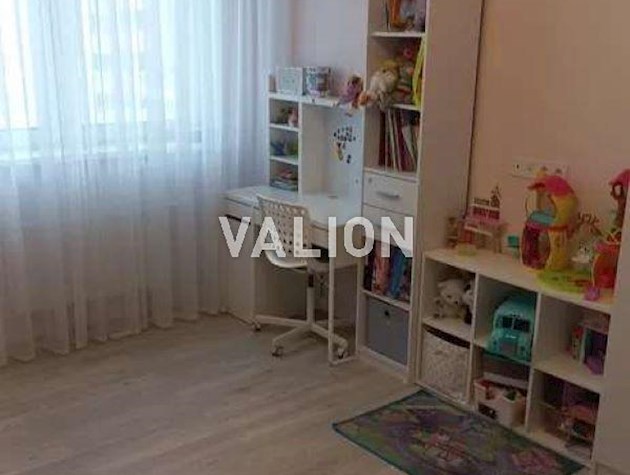 Продажа 3-комнатной квартиры по ул.Пчёлки Елены, 8